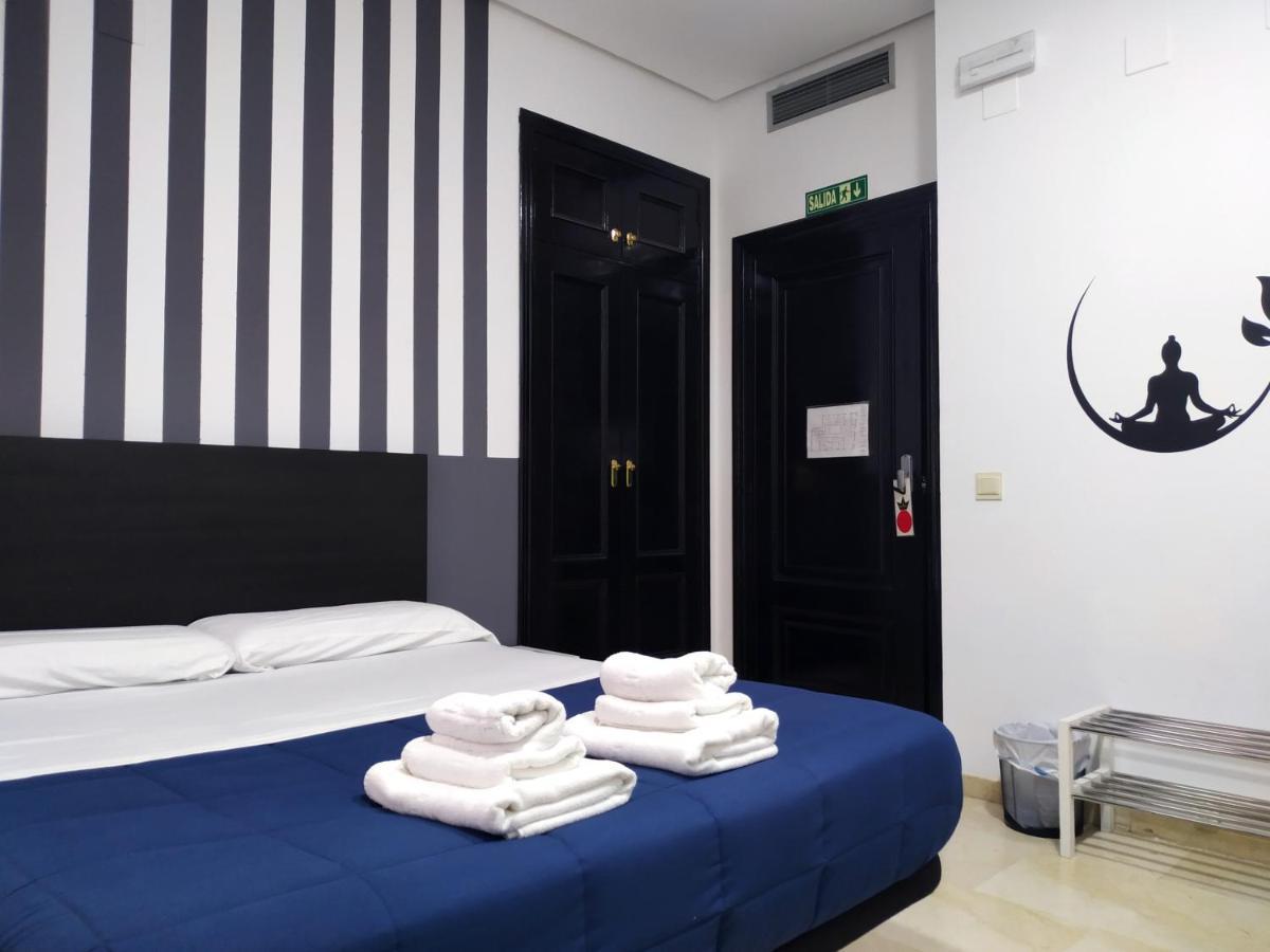 Flats Friends Plaza De La Reina Hotel Valencia Ngoại thất bức ảnh