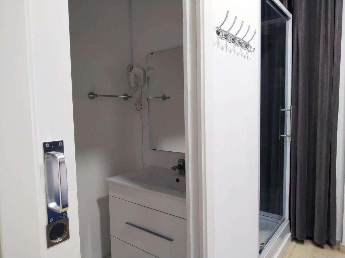 Flats Friends Plaza De La Reina Hotel Valencia Ngoại thất bức ảnh