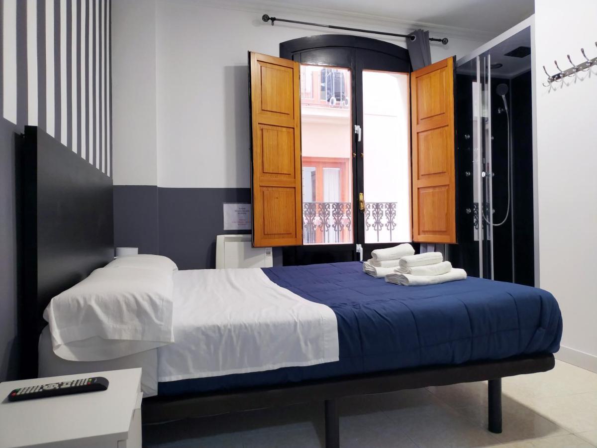 Flats Friends Plaza De La Reina Hotel Valencia Ngoại thất bức ảnh